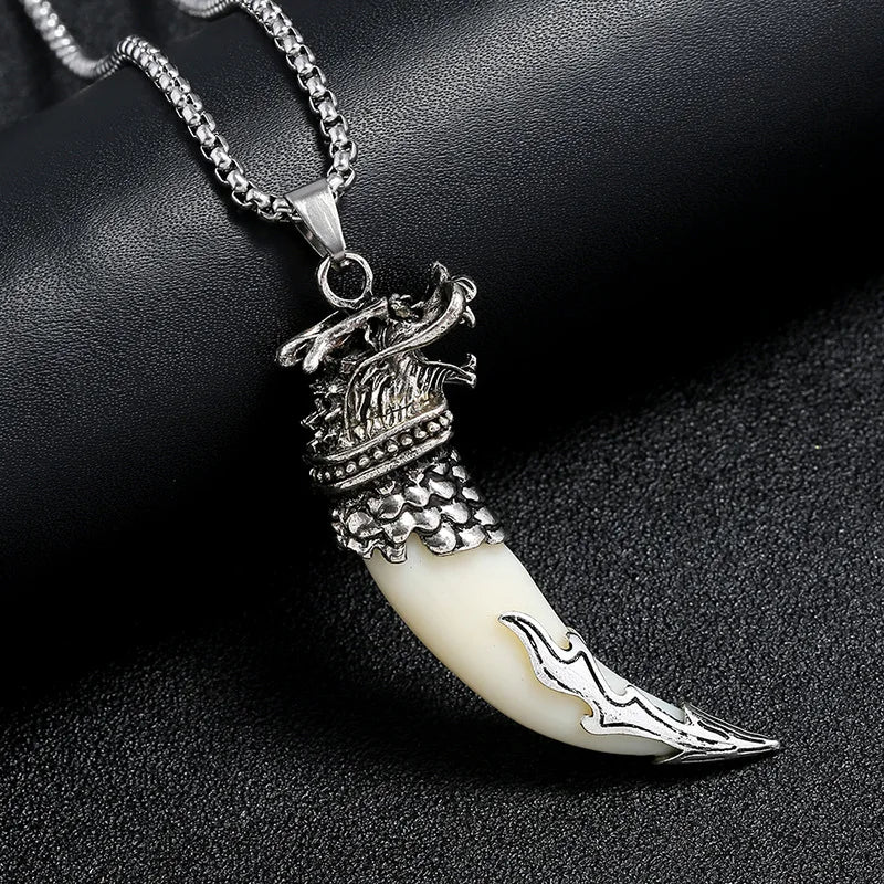 Retro domineering wolf tooth pendant necklace suitable in USA