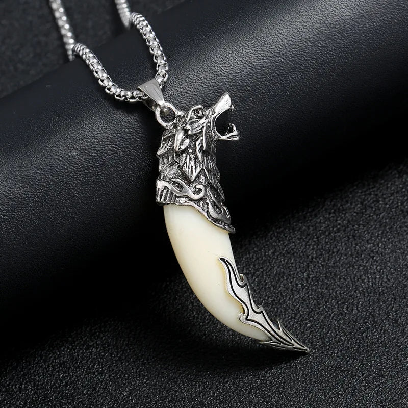 Retro domineering wolf tooth pendant necklace suitable in USA