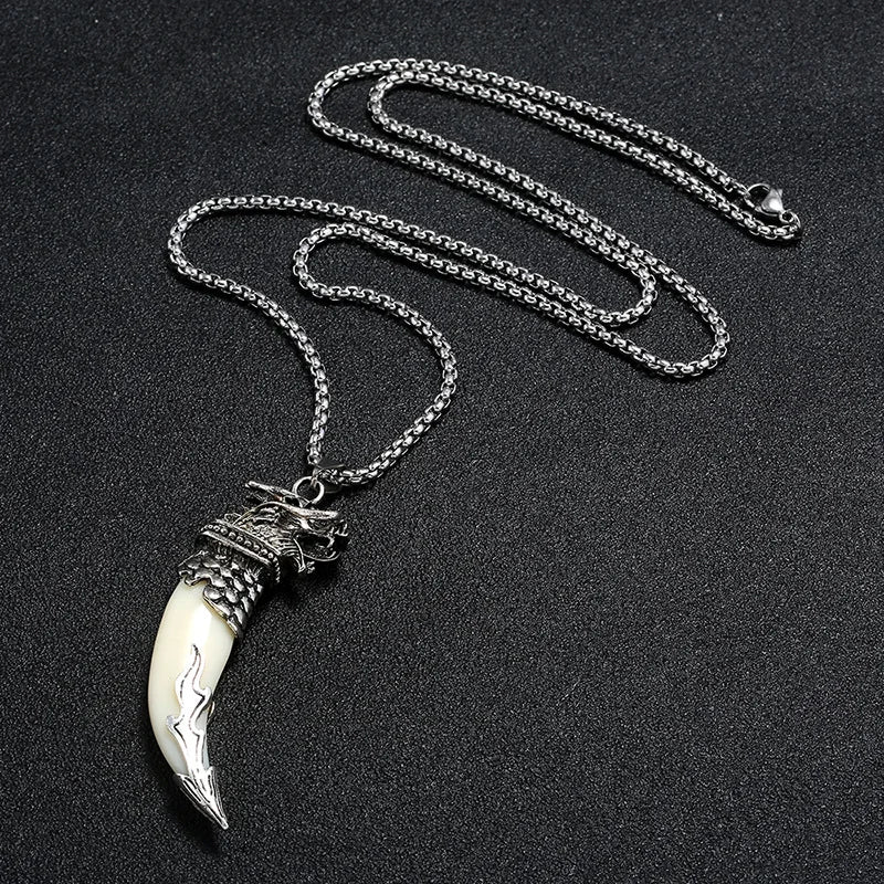 Retro domineering wolf tooth pendant necklace suitable in USA