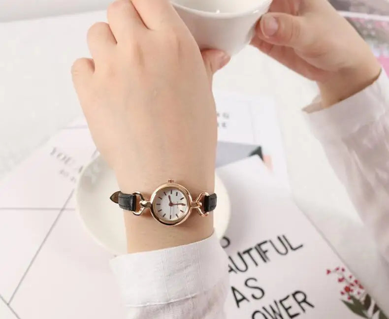 Foreign trade popular small round watch girls quartz in USA