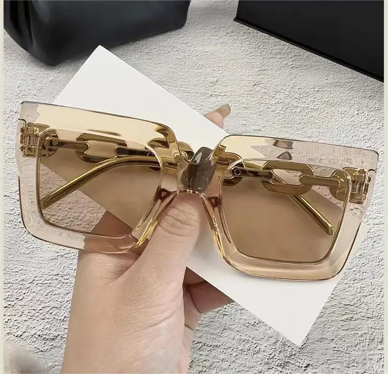 New Women Sunglasses Chain Anti Uv Sun Glasses in USA