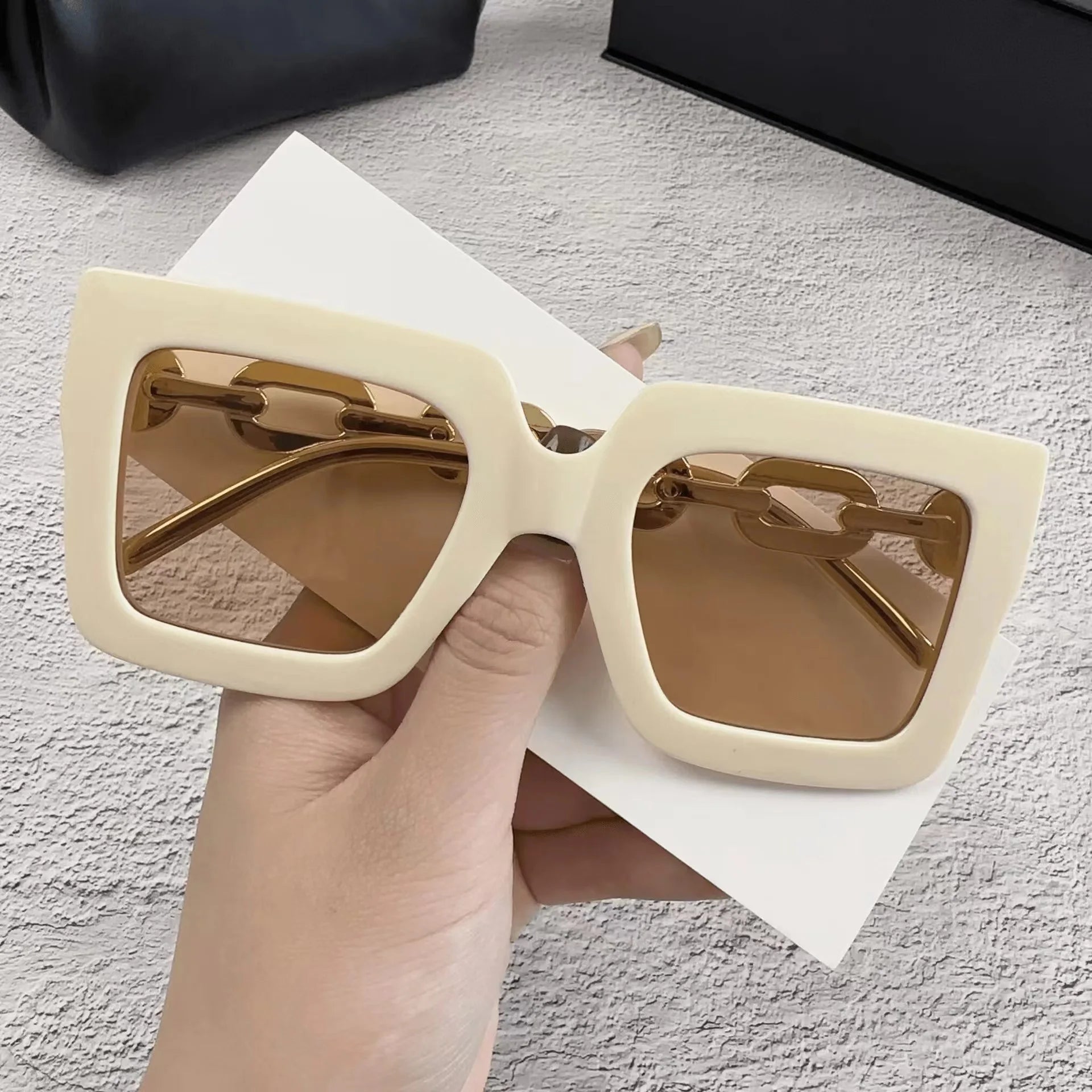 New Women Sunglasses Chain Anti Uv Sun Glasses in USA