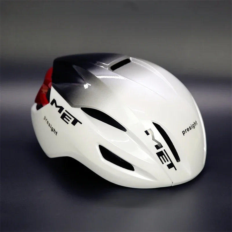 Italy MET Manta aerodynamic road bike riding helmet Cavendish with the